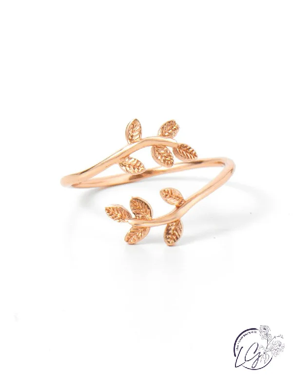 luxury gold necklaces for women -Adjustable Leaves Ring in Gold