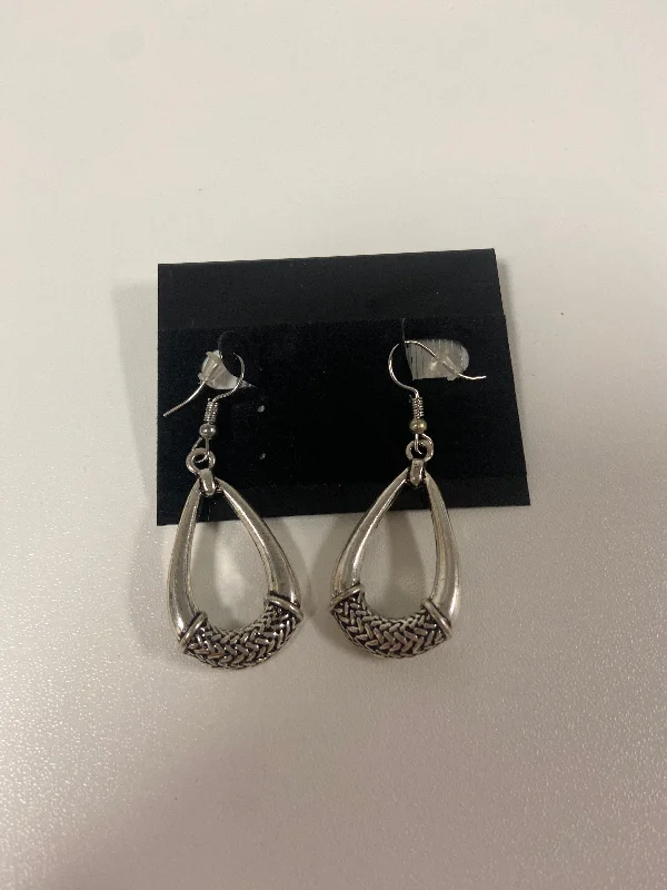 dangle earrings for women -Earrings Dangle/drop Clothes Mentor, Size 1